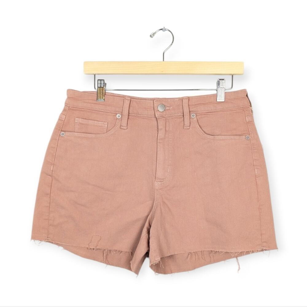 NWT Universal Thread Vintage Rose High Rise Distressed Midi Shorts Size 12/31
